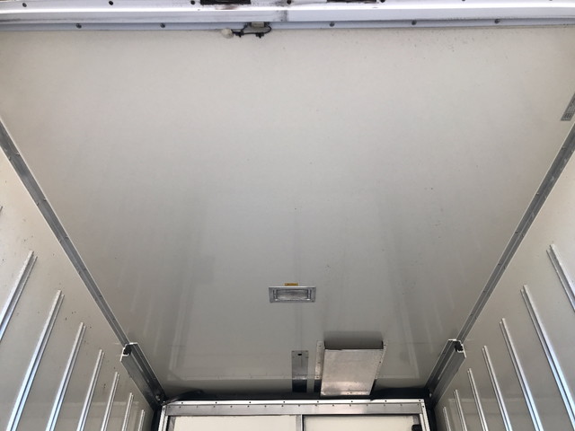 いすゞエルフ冷凍車（冷蔵車）小型（2t・3t）[写真14]