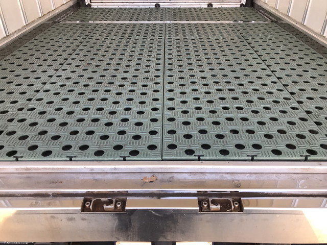 いすゞエルフ冷凍車（冷蔵車）小型（2t・3t）[写真15]