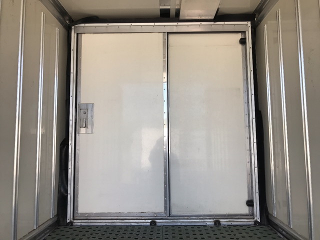 いすゞエルフ冷凍車（冷蔵車）小型（2t・3t）[写真16]