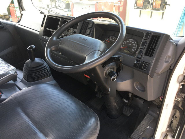 いすゞエルフ平ボディ小型（2t・3t）[写真31]