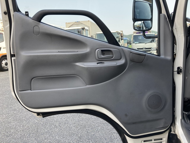 日野デュトロ平ボディ小型（2t・3t）[写真25]