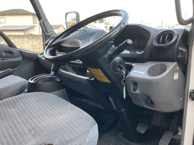 日野デュトロ平ボディ小型（2t・3t）[写真28]