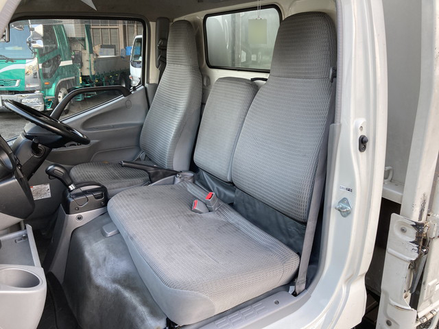日野デュトロ平ボディ小型（2t・3t）[写真29]