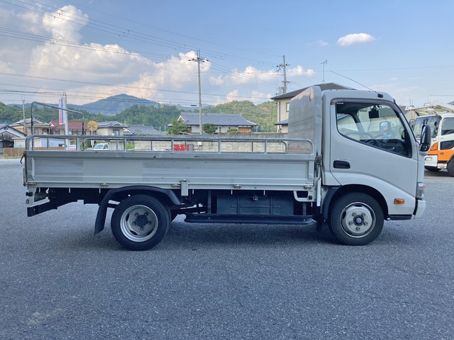 日野デュトロ平ボディ小型（2t・3t）[写真06]