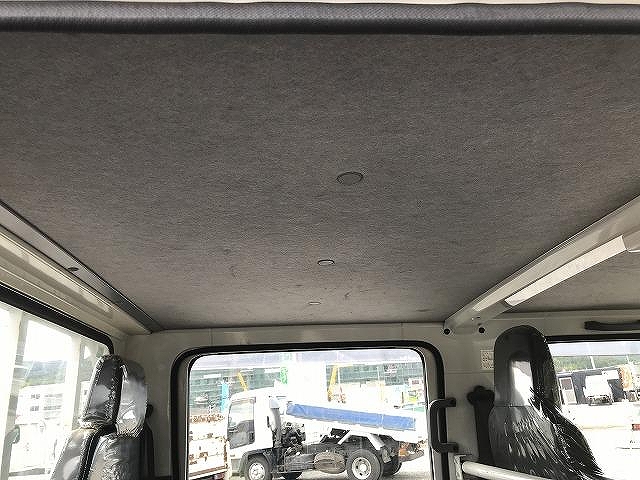 いすゞエルフダブルキャブ（Wキャブ）小型（2t・3t）[写真12]