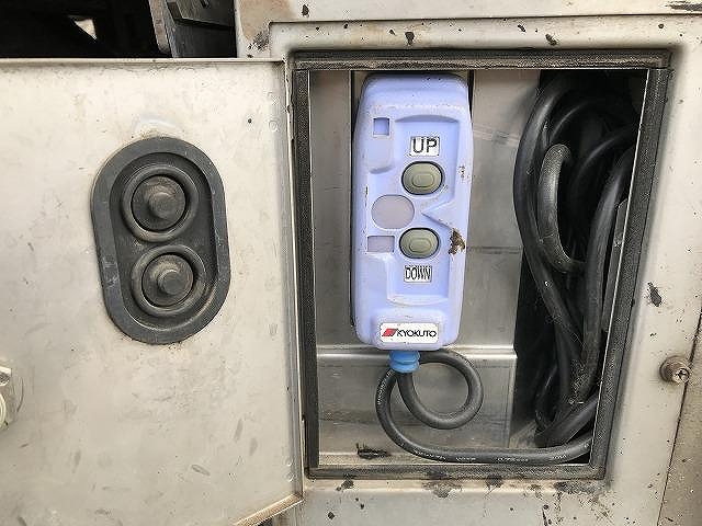 いすゞエルフダブルキャブ（Wキャブ）小型（2t・3t）[写真22]