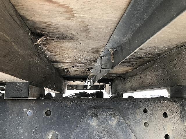 いすゞエルフダブルキャブ（Wキャブ）小型（2t・3t）[写真28]