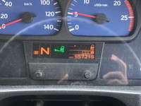 UDトラックスクオントレーラーヘッド（トラクターヘッド）大型（10t）[写真14]