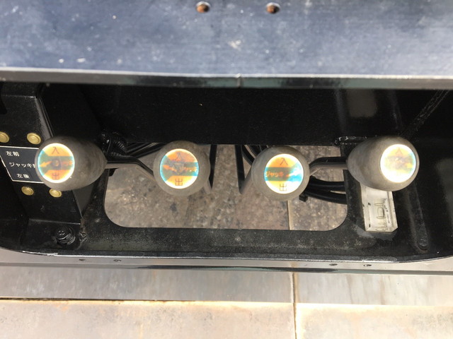 いすゞエルフ高所作業車小型（2t・3t）[写真13]