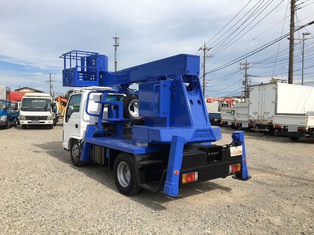 いすゞエルフ高所作業車小型（2t・3t）[写真04]