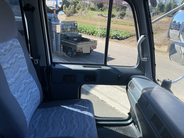 UDトラックスコンドルセルフクレーン4段増トン（6t・8t）[写真28]