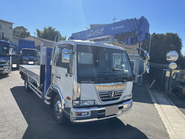 UDトラックスコンドルセルフクレーン4段増トン（6t・8t）[写真03]