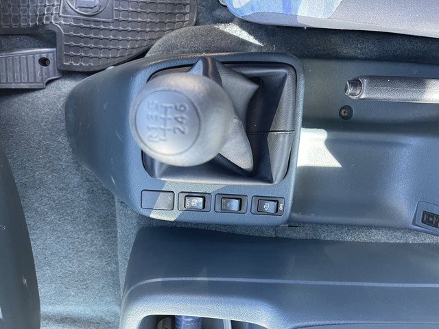 UDトラックスコンドルセルフクレーン4段増トン（6t・8t）[写真30]