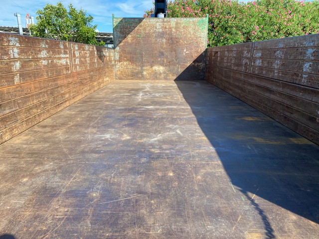 日野レンジャーセルフクレーン4段増トン（6t・8t）[写真11]