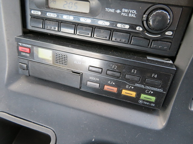 いすゞギガトレーラーヘッド（トラクターヘッド）大型（10t）[写真11]