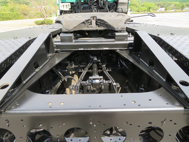 いすゞギガトレーラーヘッド（トラクターヘッド）大型（10t）[写真15]