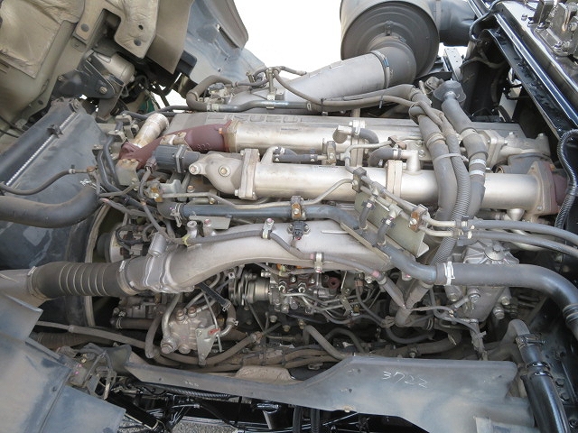 いすゞギガトレーラーヘッド（トラクターヘッド）大型（10t）[写真28]