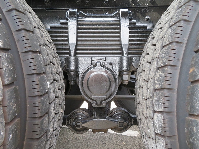 いすゞギガトレーラーヘッド（トラクターヘッド）大型（10t）[写真38]