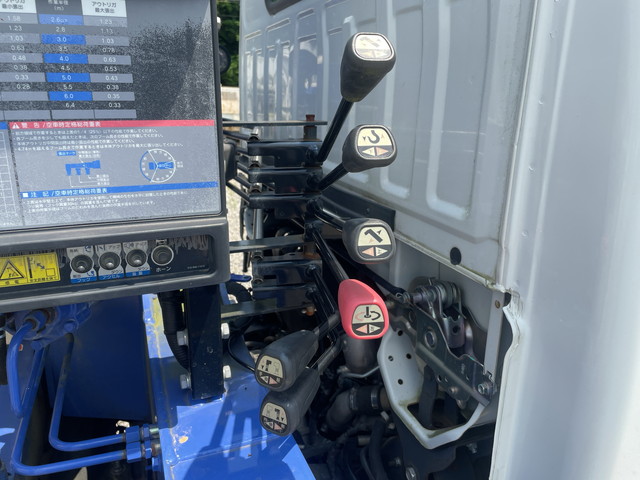 いすゞエルフクレーン3段小型（2t・3t）[写真15]