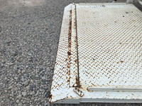 三菱ふそうキャンター平ボディ小型（2t・3t）[写真14]