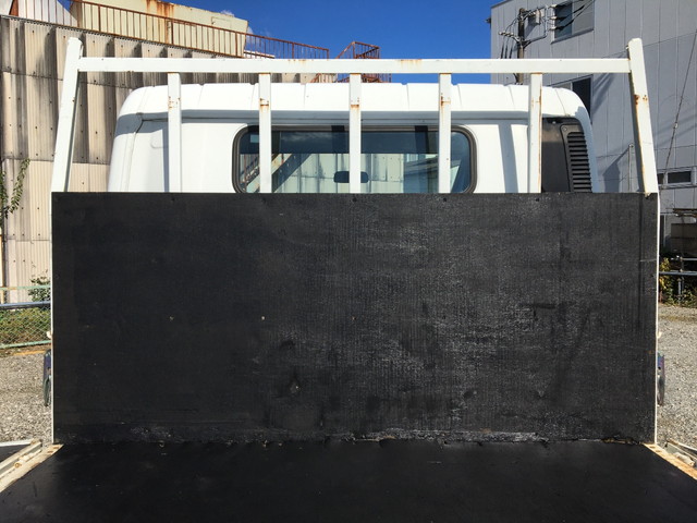 三菱ふそうキャンター平ボディ小型（2t・3t）[写真19]