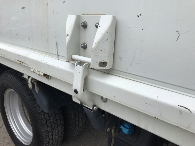 三菱ふそうキャンター平ボディ小型（2t・3t）[写真22]