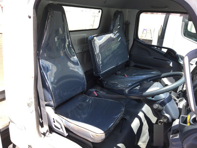 三菱ふそうキャンター平ボディ小型（2t・3t）[写真34]