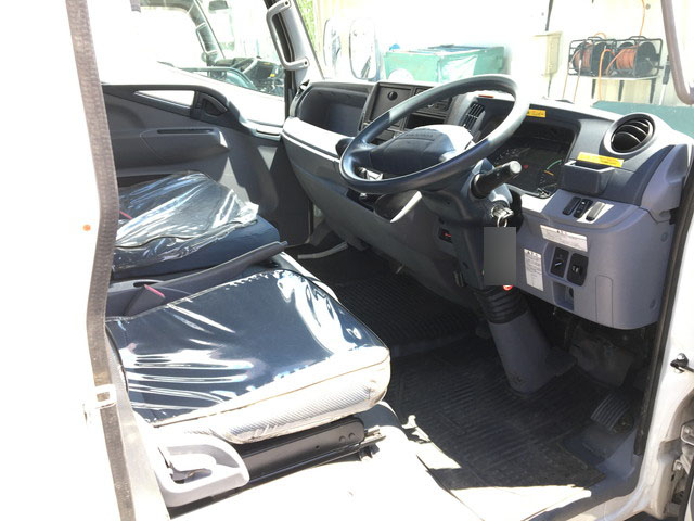 三菱ふそうキャンター平ボディ小型（2t・3t）[写真36]