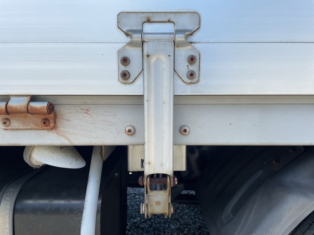 日野レンジャーアルミウイング中型（4t）[写真14]