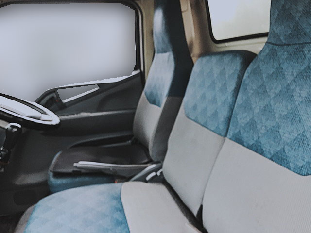 三菱ふそうキャンターパネルバン小型（2t・3t）[写真16]