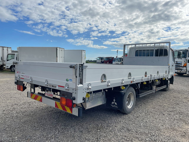 三菱ふそうファイターアルミブロック中型（4t）[写真02]