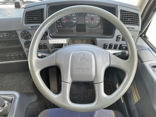 三菱ふそうファイターアルミブロック中型（4t）[写真32]