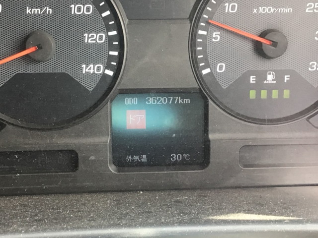 三菱ふそうファイターセーフティクレーン4段増トン（6t・8t）[写真28]