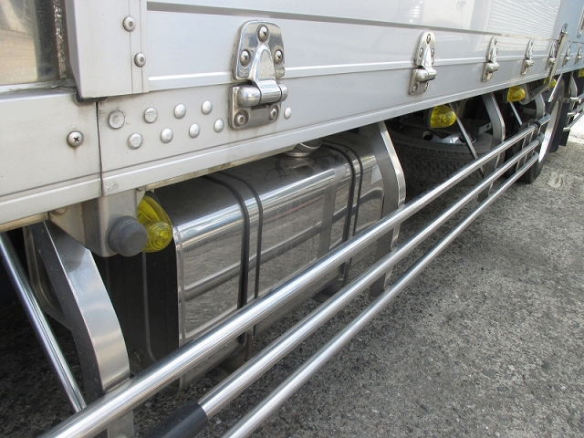 いすゞフォワードアルミウイング中型（4t）[写真18]