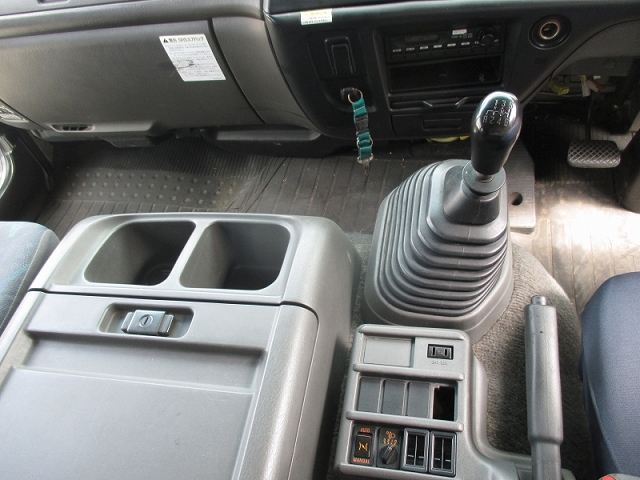 いすゞフォワードアルミウイング中型（4t）[写真29]