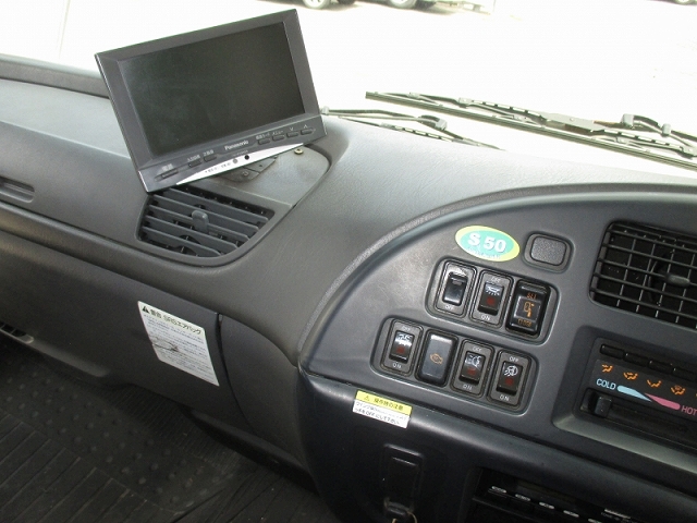 いすゞフォワードアルミウイング中型（4t）[写真31]