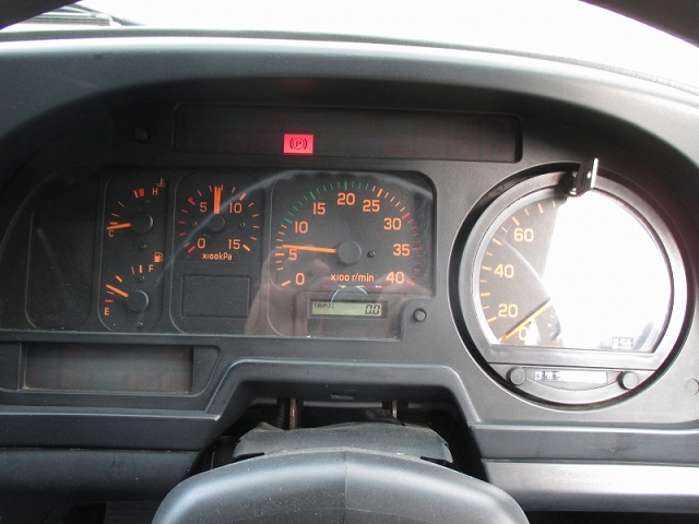 いすゞフォワードアルミウイング中型（4t）[写真33]