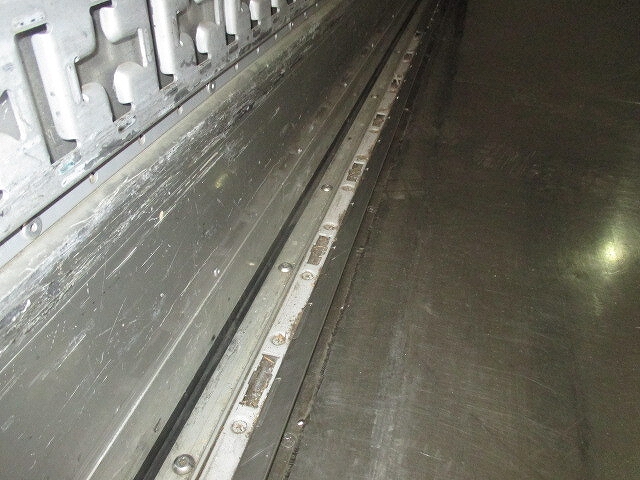 いすゞフォワードアルミウイング中型（4t）[写真08]