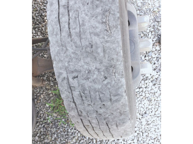 いすゞフォワード冷凍車（冷蔵車）中型（4t）[写真18]