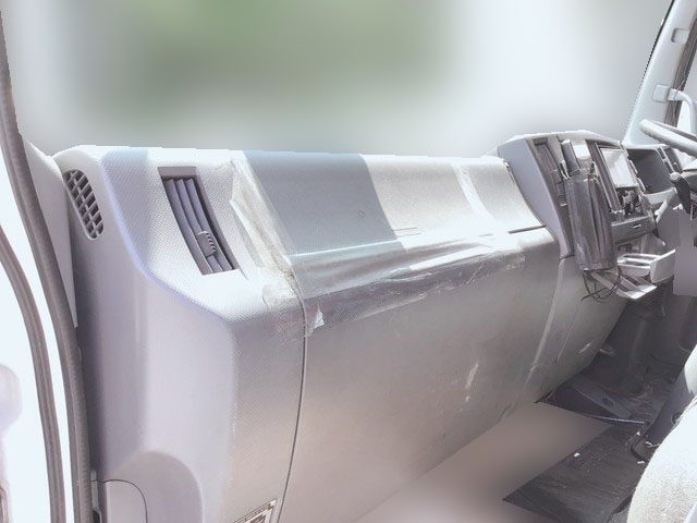 いすゞフォワード冷凍車（冷蔵車）中型（4t）[写真24]