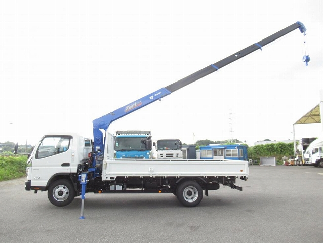 三菱ふそうキャンタークレーン4段小型（2t・3t）[写真17]