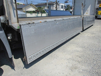 UDトラックスクオンアルミウイング大型（10t）[写真17]