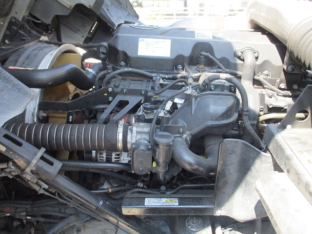 UDトラックスクオンアルミウイング大型（10t）[写真24]