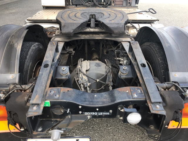 UDトラックスクオントレーラーヘッド（トラクターヘッド）大型（10t）[写真10]