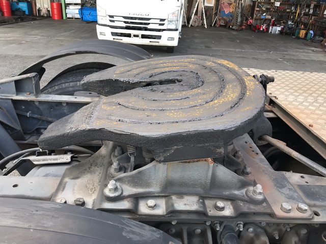 UDトラックスクオントレーラーヘッド（トラクターヘッド）大型（10t）[写真13]