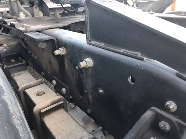 UDトラックスクオントレーラーヘッド（トラクターヘッド）大型（10t）[写真20]