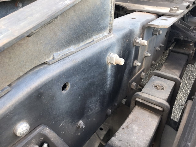 UDトラックスクオントレーラーヘッド（トラクターヘッド）大型（10t）[写真21]