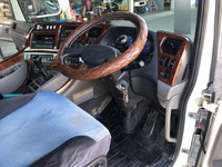 UDトラックスクオントレーラーヘッド（トラクターヘッド）大型（10t）[写真30]