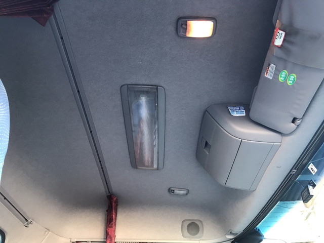 UDトラックスクオントレーラーヘッド（トラクターヘッド）大型（10t）[写真31]