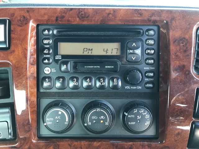 UDトラックスクオントレーラーヘッド（トラクターヘッド）大型（10t）[写真35]